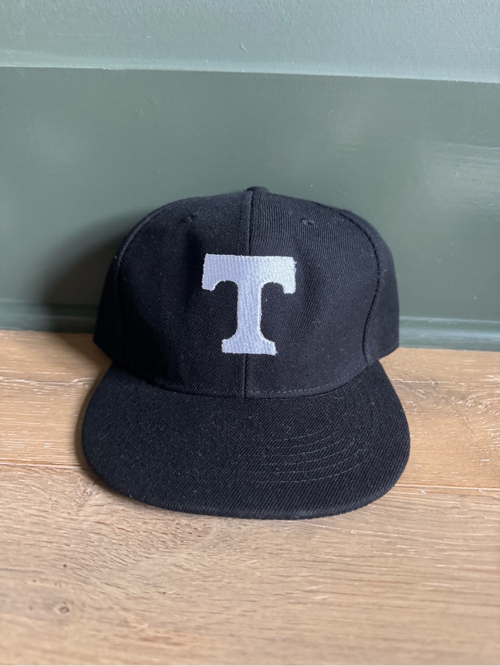 Vols Tennessee Black 'T' Embroidered Snapback Hat